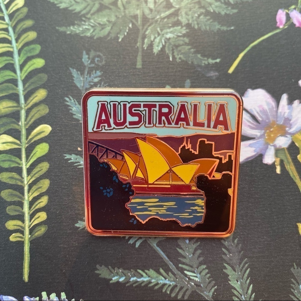 🍄 Australia Pin - Picture 1 of 2